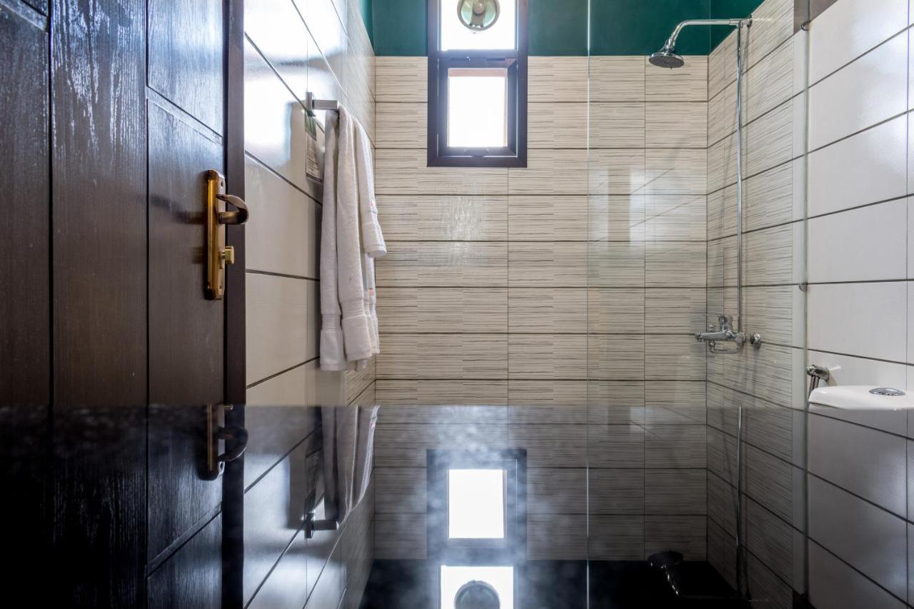 Lokal Rooms X Shahrah-E-Faisal Карачі Екстер'єр фото